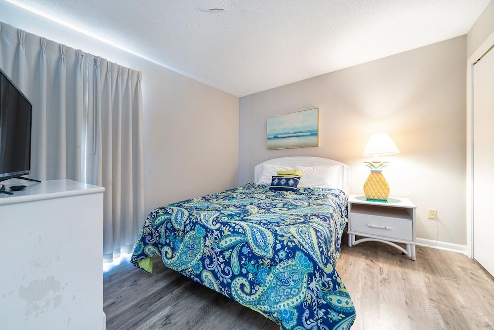 Edgewater And Golf By Collection Apartment