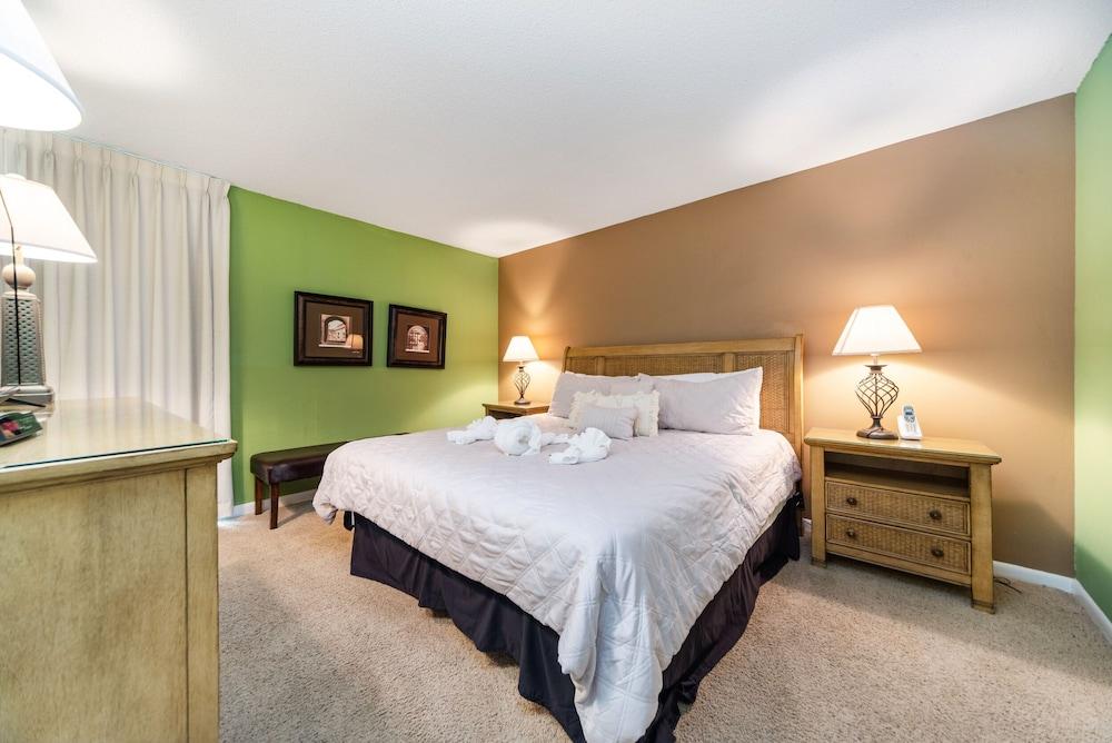 Edgewater And Golf By Collection